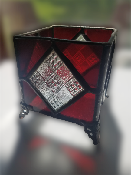 diamond lite stained glass candle shelter